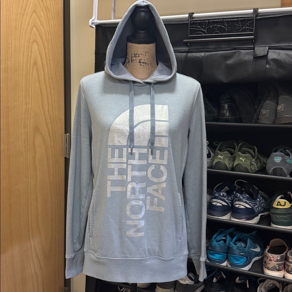 Flawless THE NORTH FACE hoodie. Light blue with silver logo. Size Women’s Large.
